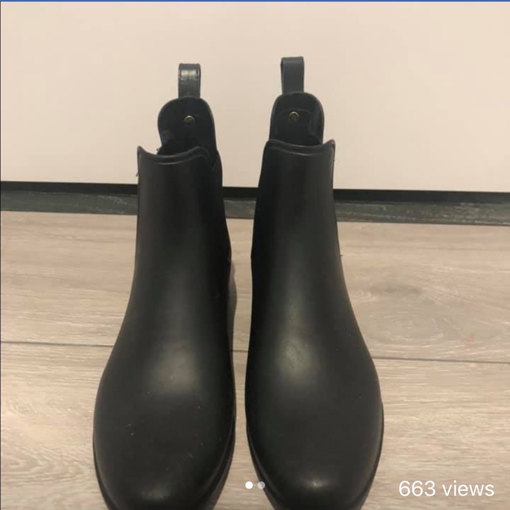 Sam Edelman “Tinsley” rain boots